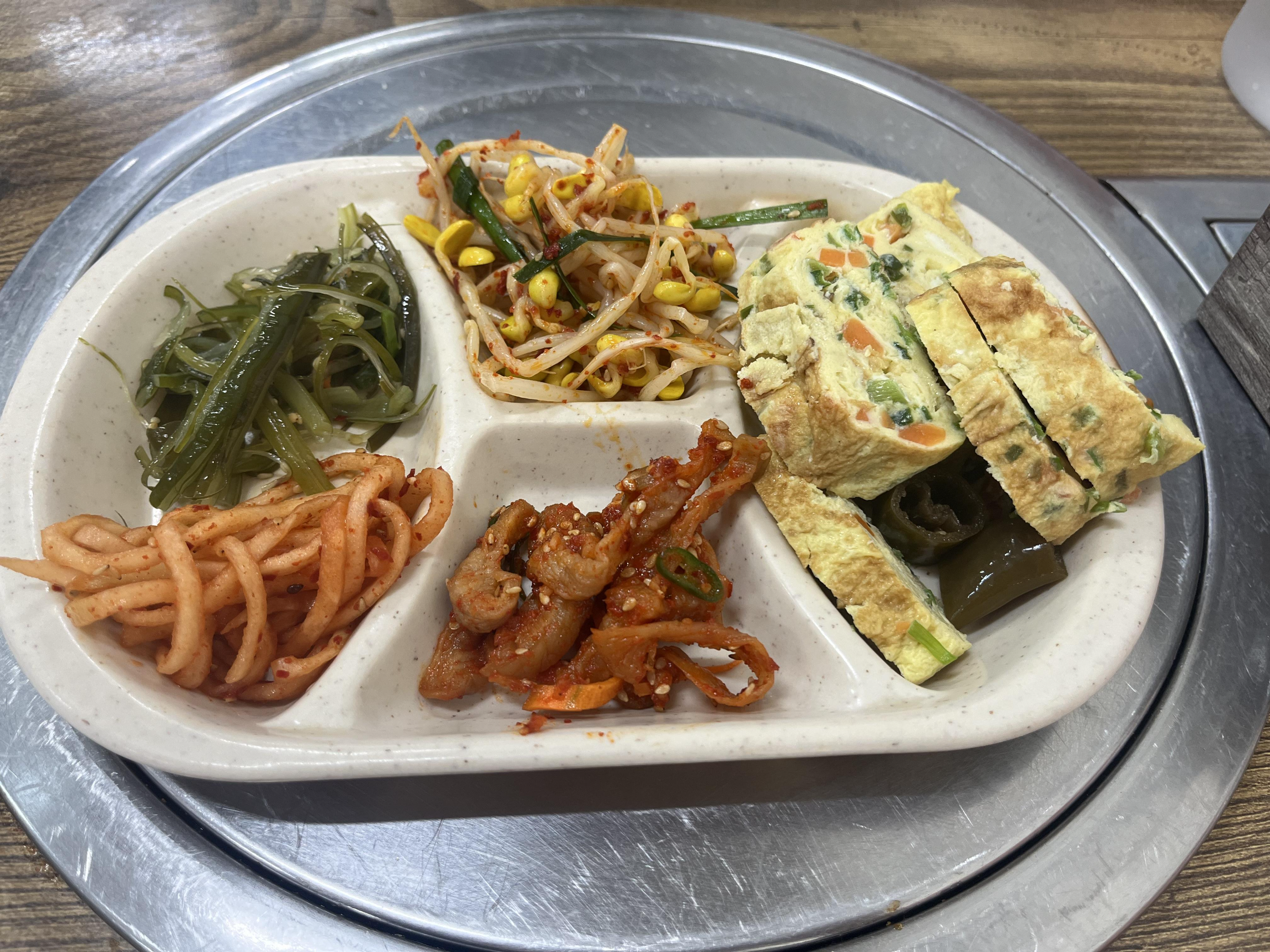 소나무 식당 반찬