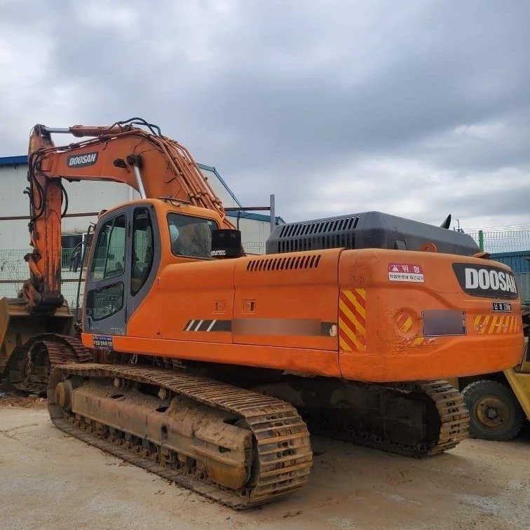  두산 DX360LC 2010년식 4000만원 판매합니다.