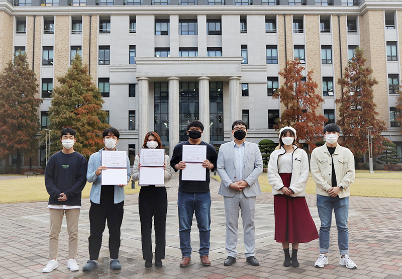 '한국정보통신학회 추계종합학술대회' 우수논문상 수상 [부산외국어대학교] 외성동마당 : 학생, 2