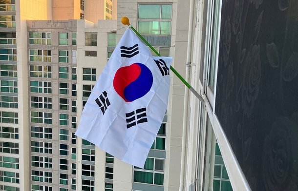  세종시 일장기 논란, 태극기 1달 게시 맞대응