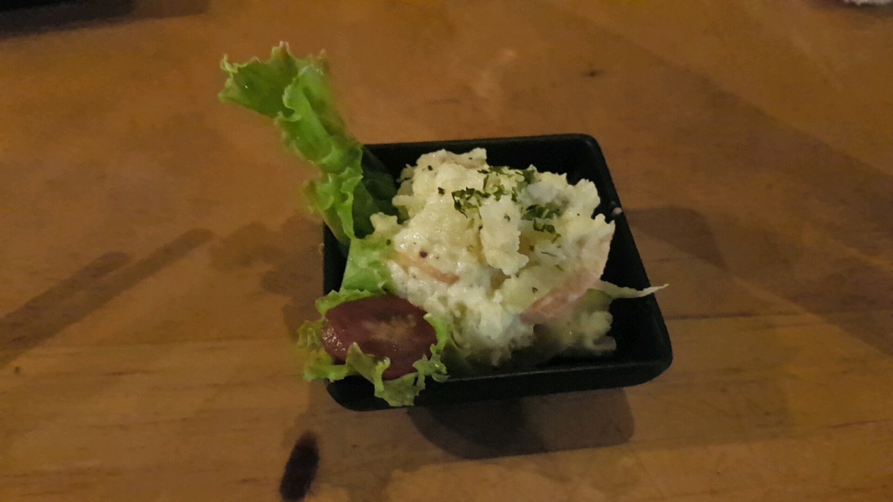 호치민 1군 레탄톤 이자까야 Torisho - 기본 안주 감자 샐러드