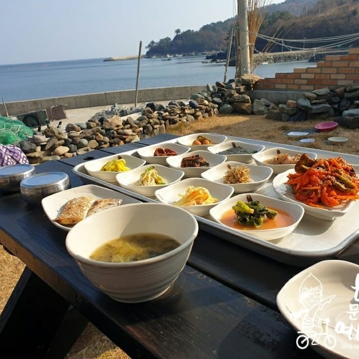  지붕없는 식탁 서대 회무침 갈치 조림 구이 여수 향일암 맛집 이상민 윤택 위치 가격 정보