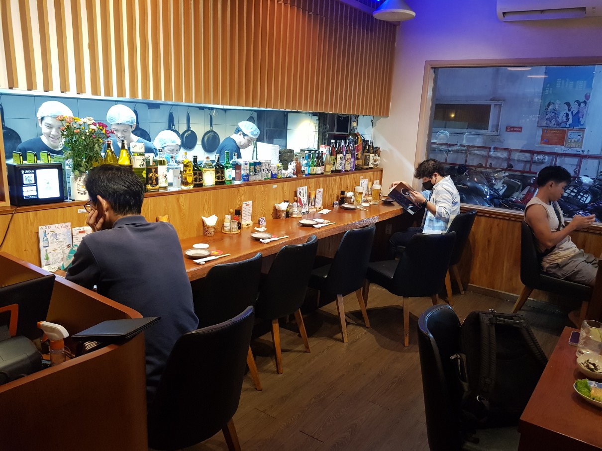 호치민 1군 레탄톤 이자카야 TORASAN - 식당 분위기