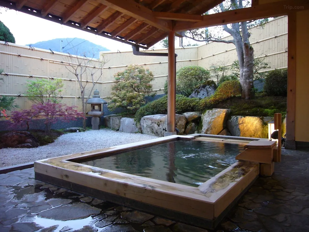 세료_온천