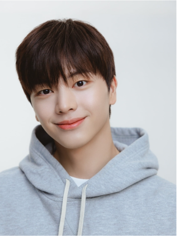 육성재 나이