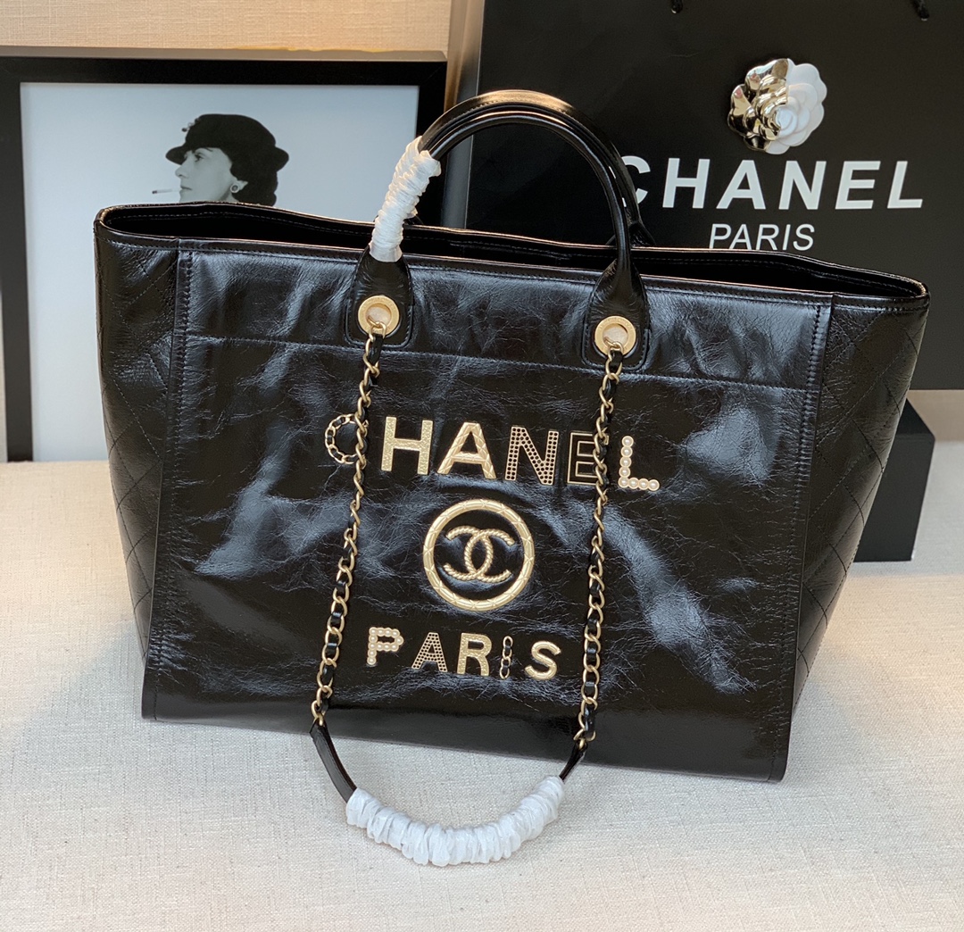  [CHANEL] 샤넬 타우로피 로고 토트백