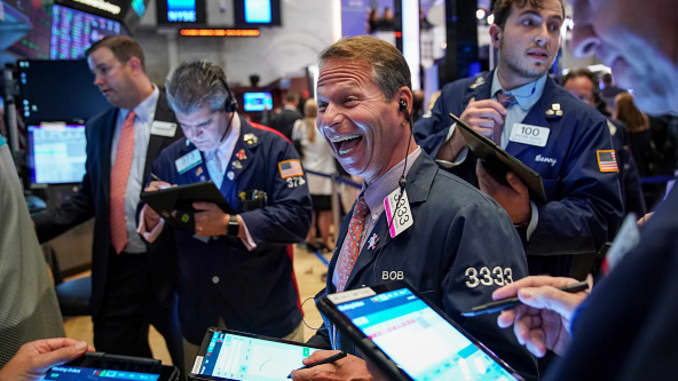  2021년 3월 19일 월스트리트(Wall Street) 헤드라인 뉴스, 나스닥과 다우존스 10년 만기 재무부 수익률 하락으로 회복, 뉴모멘텀, 나이키 3분기 매출 합의 추이, 비즈니스 원탁회의 드림법, ESG 투자 ..