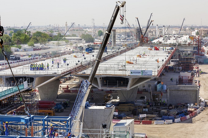 현대건설&#44; 카타르 도하 관통 &#39;사바 알 하마드&#39; 도로 &#39;알 부스탄&#39; 구간 39개월 만 완공 VIDEO: Sabah Al Ahmad Corridor - First Cable Stayed Bridge in Qatar