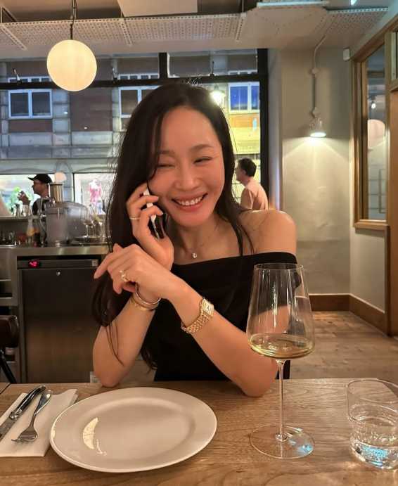 배우 엄지원