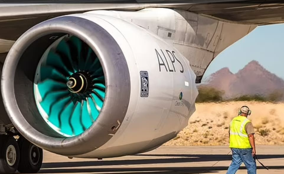 롤스로이스&#44; 세계 최대 차세대 엔진 제작 완료 ㅣ세계 최대 항공기 엔진 제작사 VIDEO: Rolls-Royce UltraFan Engine Complete and Ready to Test