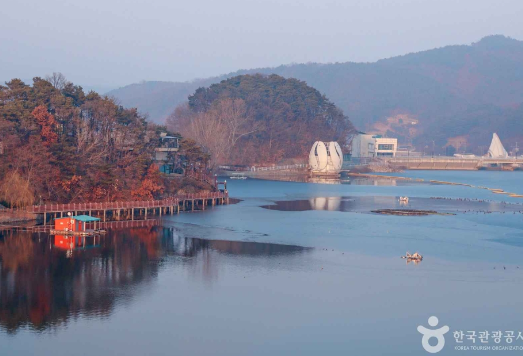 예당호 출렁다리