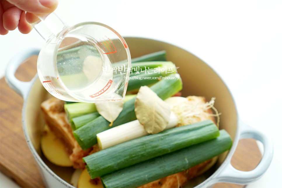 만들기 삼겹살수육 보쌈김치 맛있게~ 무수분 수육 보쌈 무김치 29