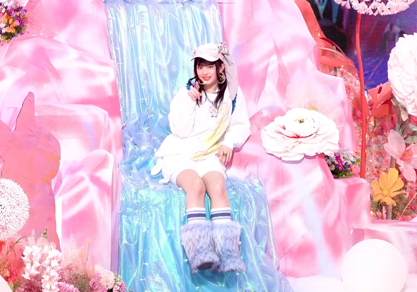 라운지뷰프로필] 걸그룹 올라운더 멤버, 도입부 장인 뉴진스 하니 Ditto, OMG 1위 전체 직캠 & 앵콜라이브  기본정보  국적 나이 팜하니 보컬실력 HANNI 셀카사진