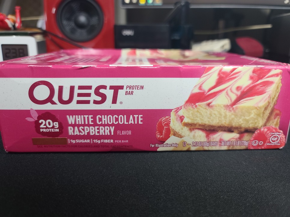 구입한 저녁식사 대신 탄박질 공급 퀘스트 프로틴바 화이트 초콜릿 라즈베리 1