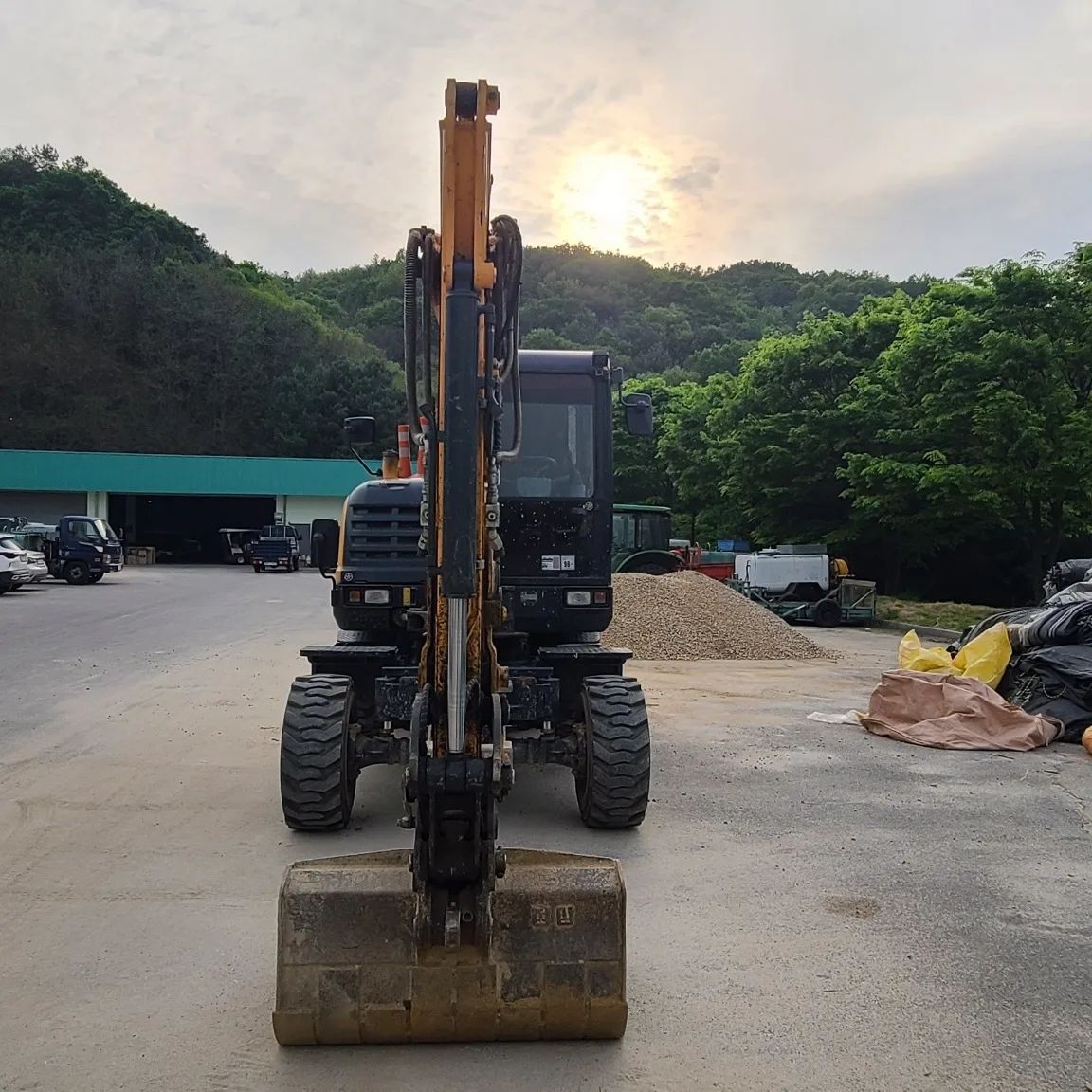  굴삭기 현대 HYUNDAI HW60모델 2019년식 4700만원 판매합니다.