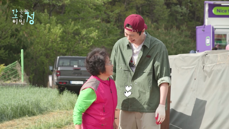 어르신한테 진짜 예의 바르게 잘하는 것 같은 영범이...jpg | 인스티즈