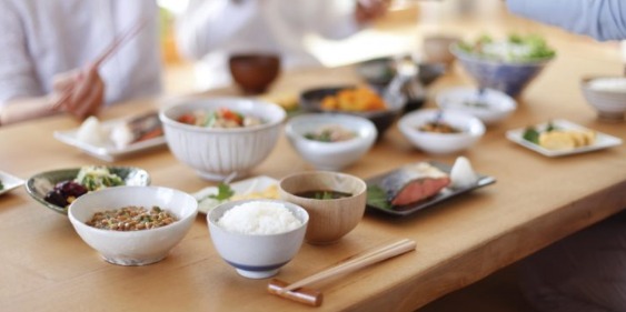  다이어트에 효과적인 성분의  식재료 선택방법과 추천 메뉴에 대한 철저한 설명