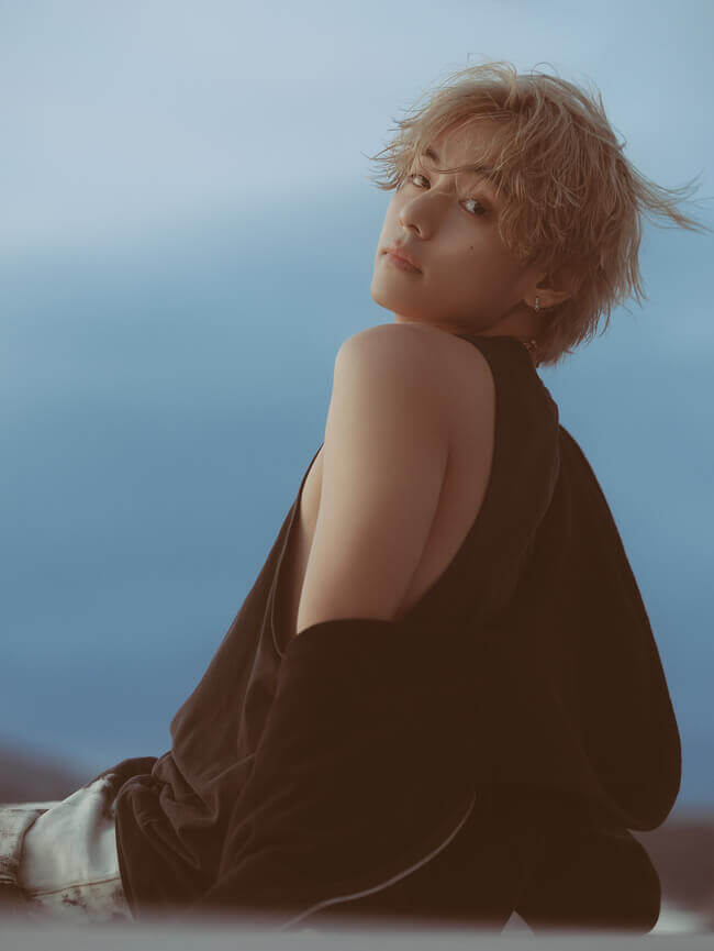  방탄소년단 뷔(V)초동 앨범 판매 210만 장 신기록 달성 아티스트