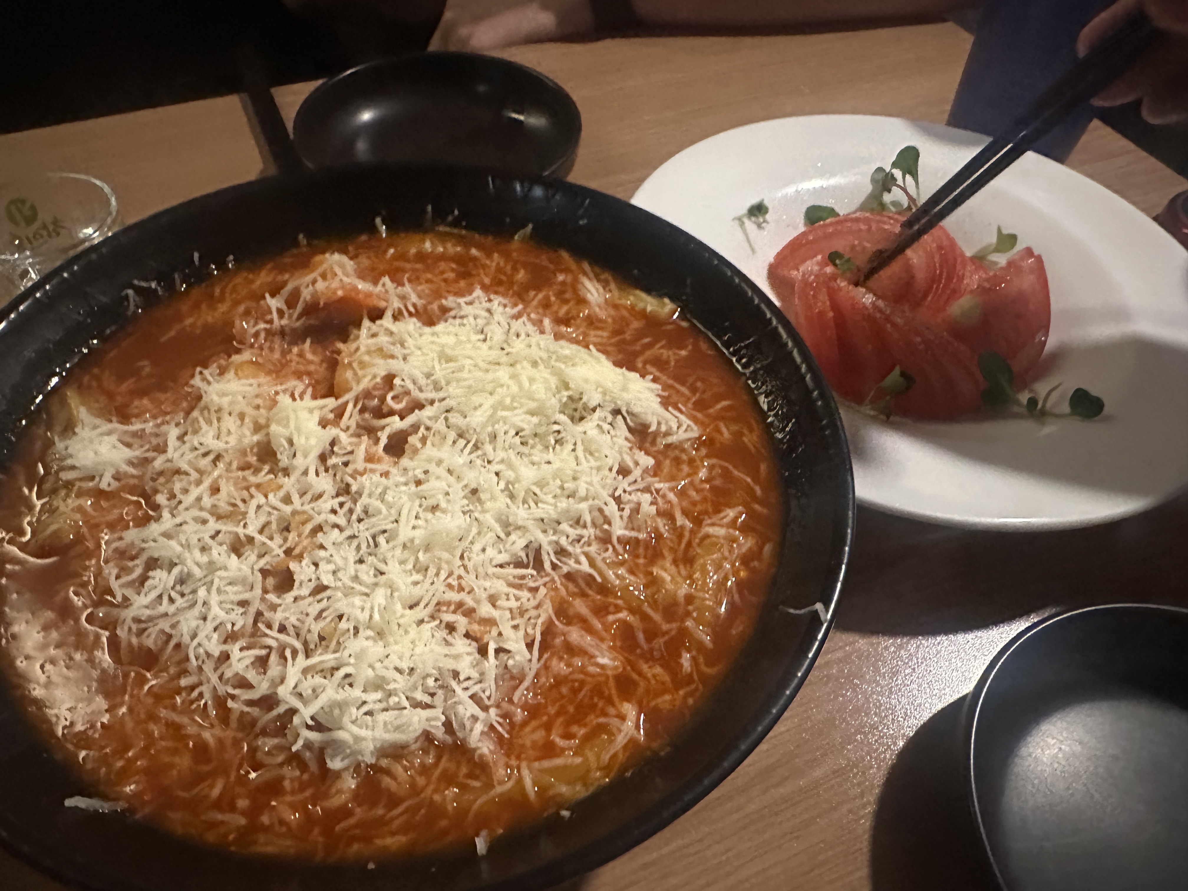원주 치치 원주단계점 모짜렐라치즈 라볶이, 설탕토마토