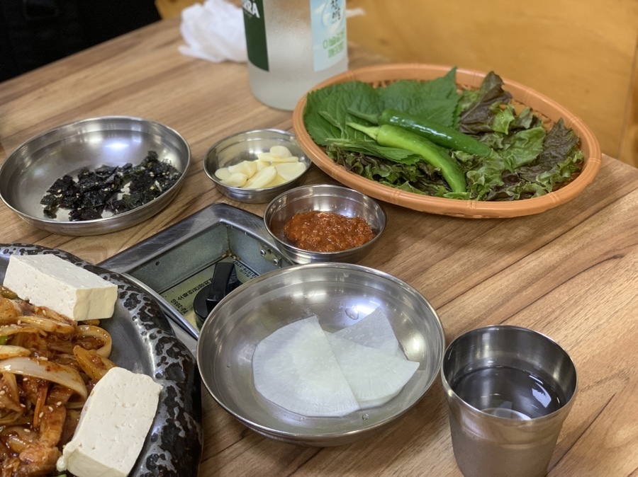 통돼지두루치기 이미지