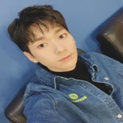  아론 활동중단 왜?