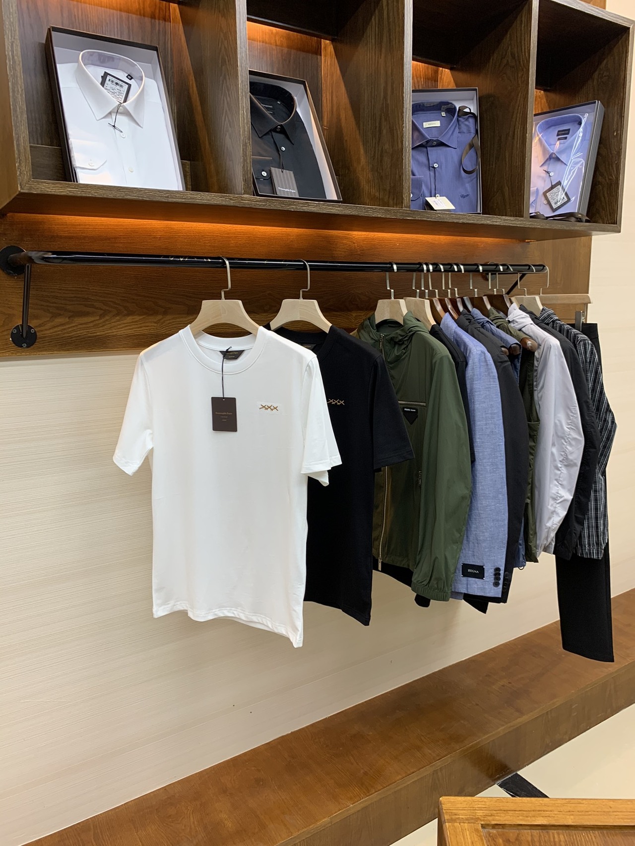  [ERMENEGILDO ZEGNA] 에르메네질도 제냐 로고 반팔 티셔츠 (2 COLOR)