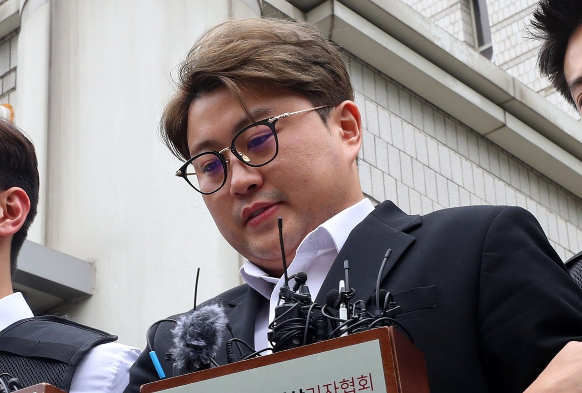 사칭 엄마까지 등장한 김호중 첫 재판, 그의 야비함에 반드시 중형 내려져야 사칭 엄마까지 등장한 김호중 첫 재판, 그의 야비함에 반드시 중형 내려져야