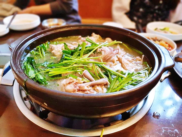  생생정보 고수의 부엌 시래기 닭매운탕 경기도 과천시 선바위역 서울대공원 맛집 위치 가격 메뉴 찾아가는 법