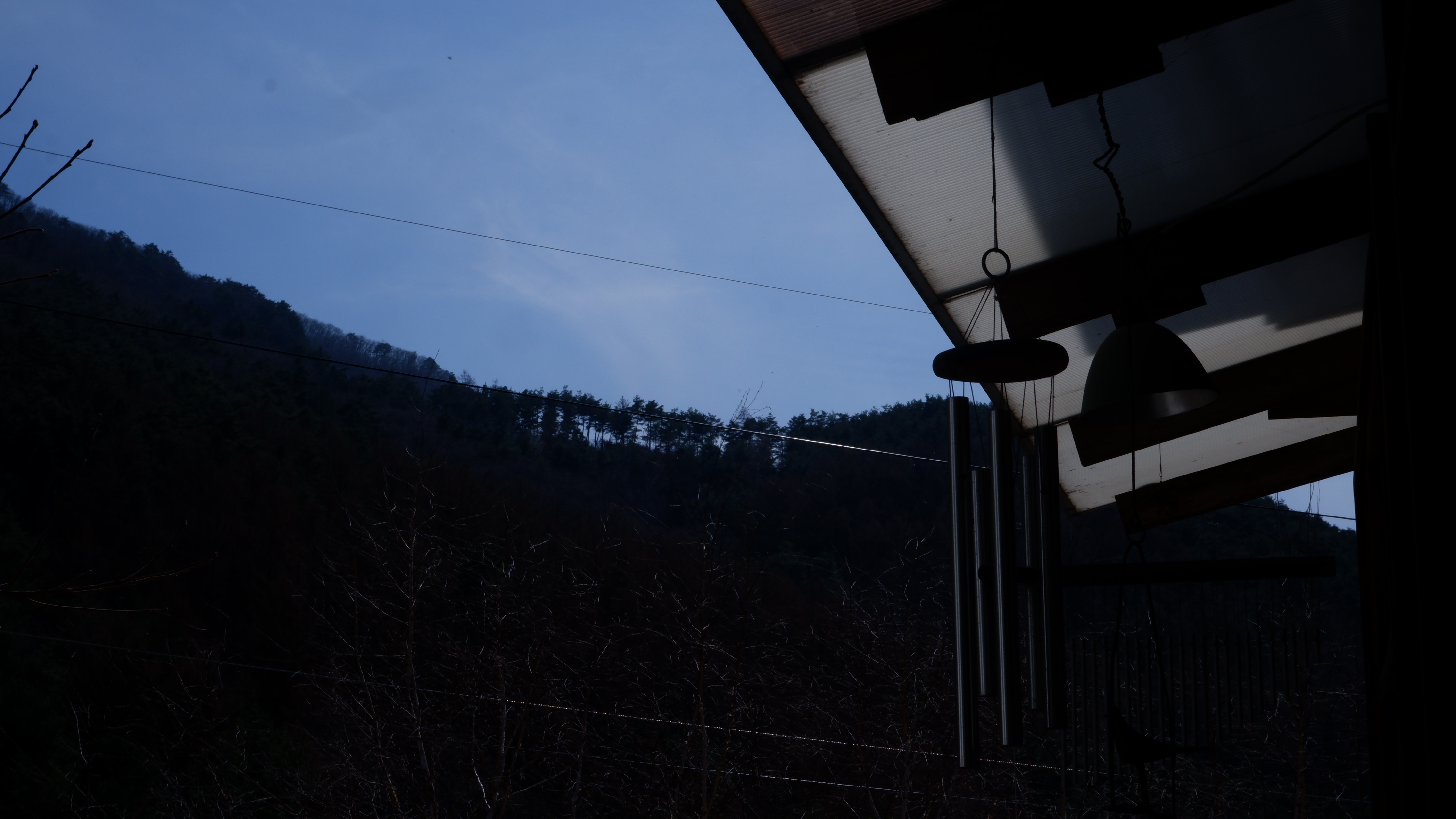 처마 아래 이미지