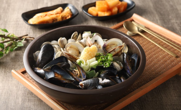 생생정보 장사의신 25년 대왕조개칼국수 수원 행궁동 맛집