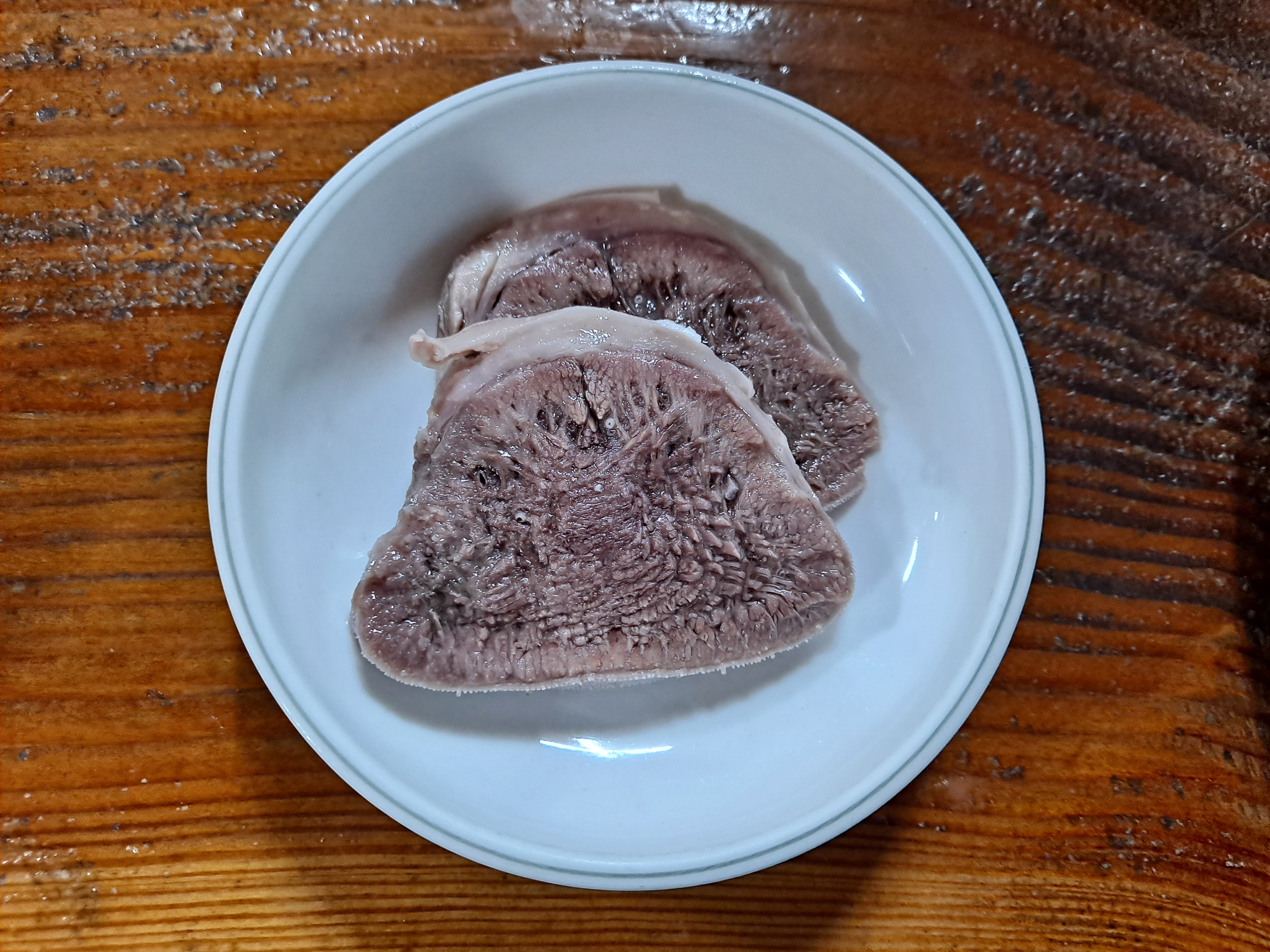  독보적 식감과 풍미를 맛보다, 우설수육
