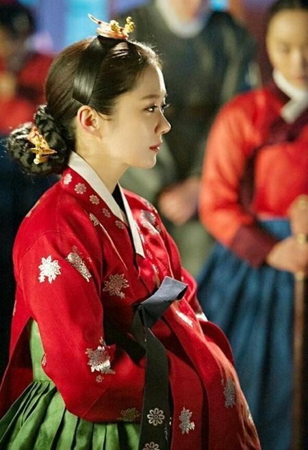 드라마 오!해피데이에서 한복을 입은 장나라님
너무나 곱습니다.