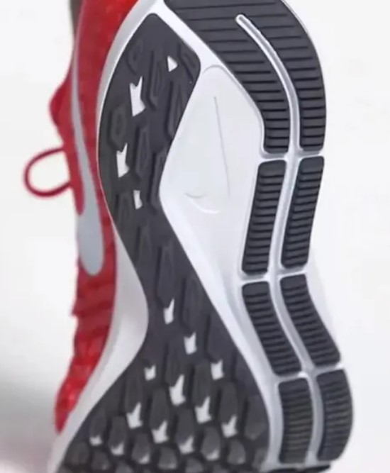 유연한 러닝화 선택 (이미지 출처: Nike)