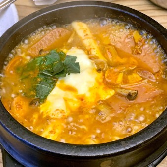 청국장 수육 돼지갈비찜 백반