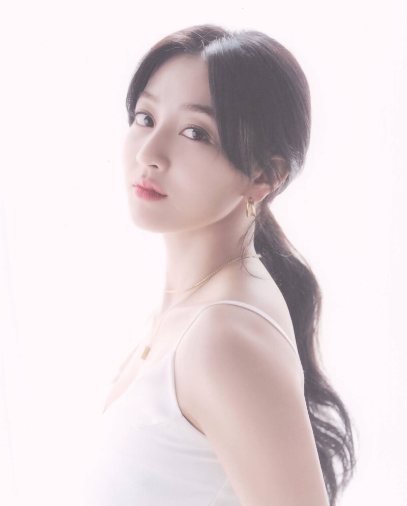  트와이스 지효 포토북 Yes, I am Jihyo 1st Photobook