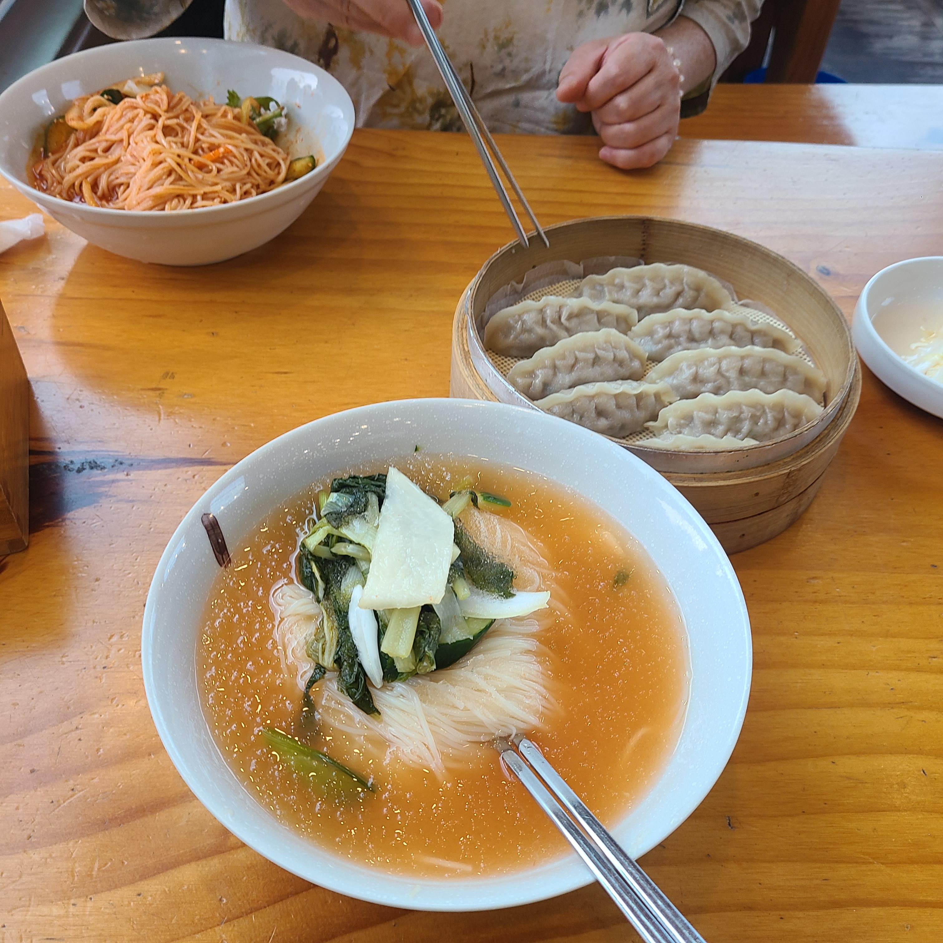  [인덕원] 한고은이 단골이라는 '인덕원비빔국수'