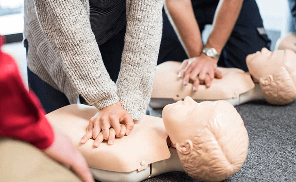 CPR-훈련중인-모습