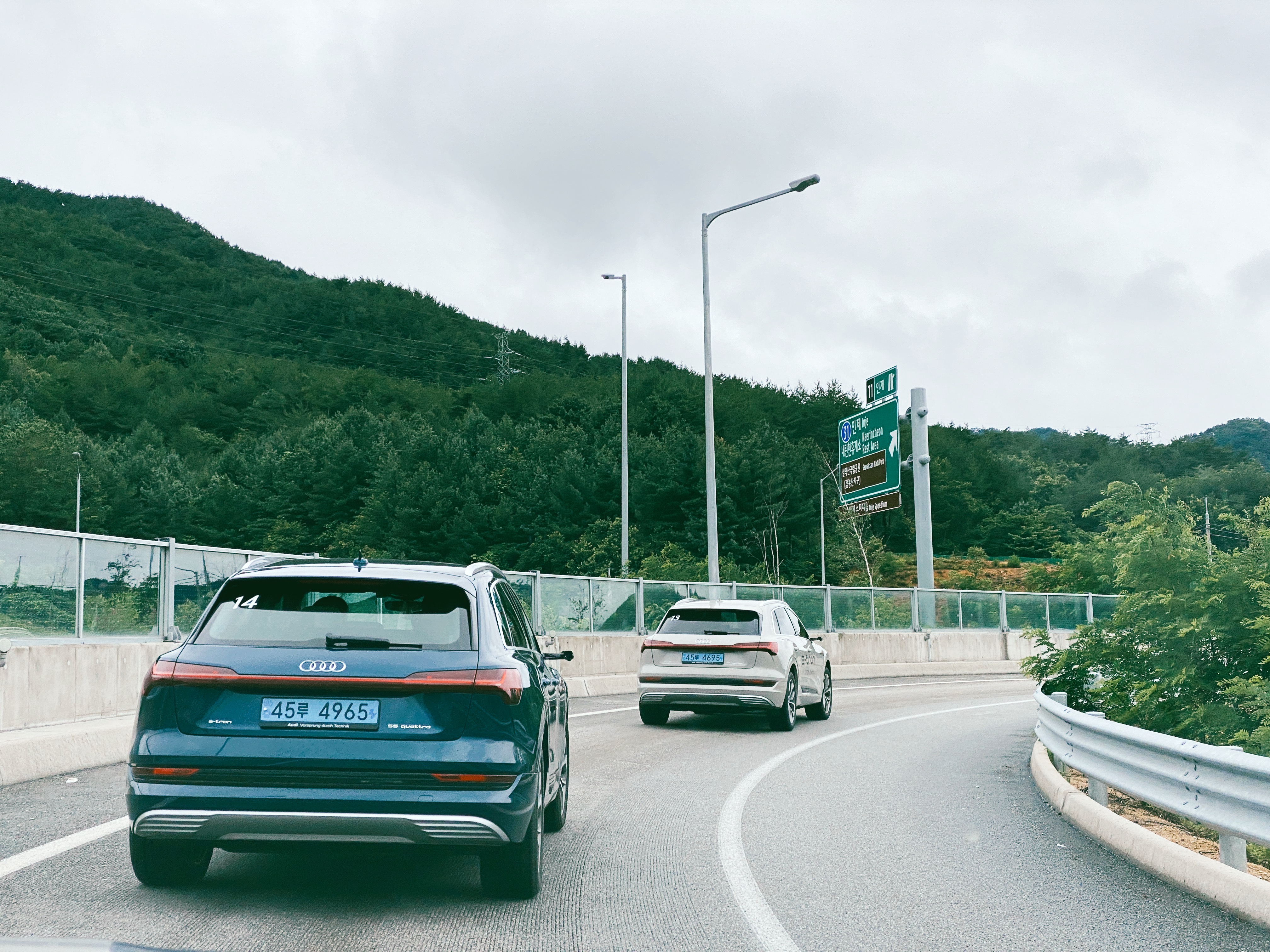 익숙하면서 신선한, 아우디 e-트론 : 네이버 블로그