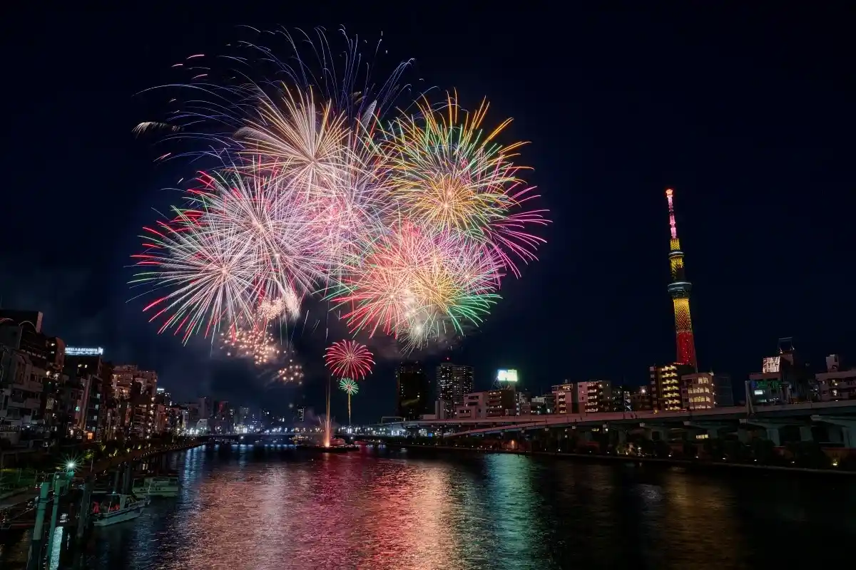 스미다강 불꽃 축제 (도쿄)