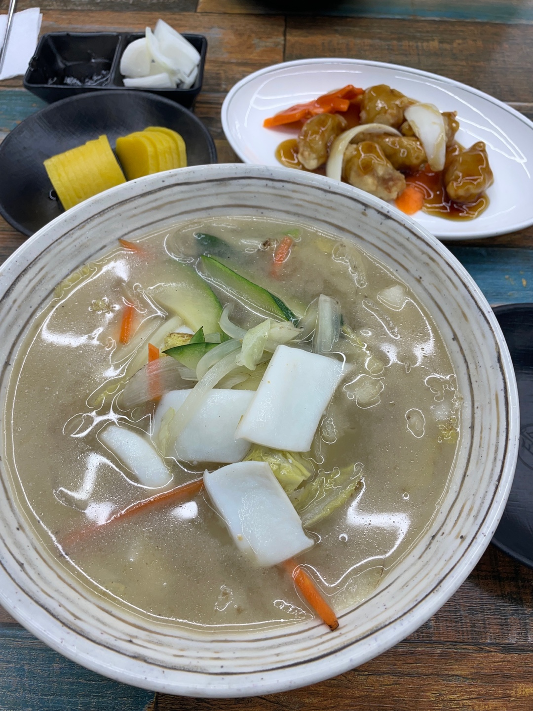 육짬 이미지