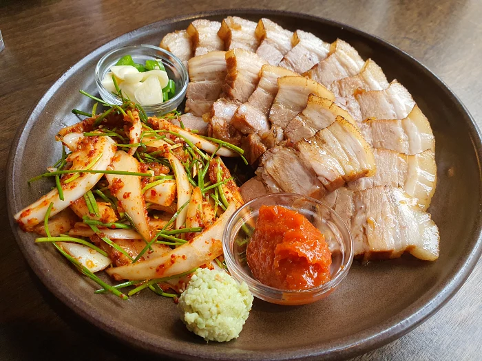 이조강서점 간장돼지고기