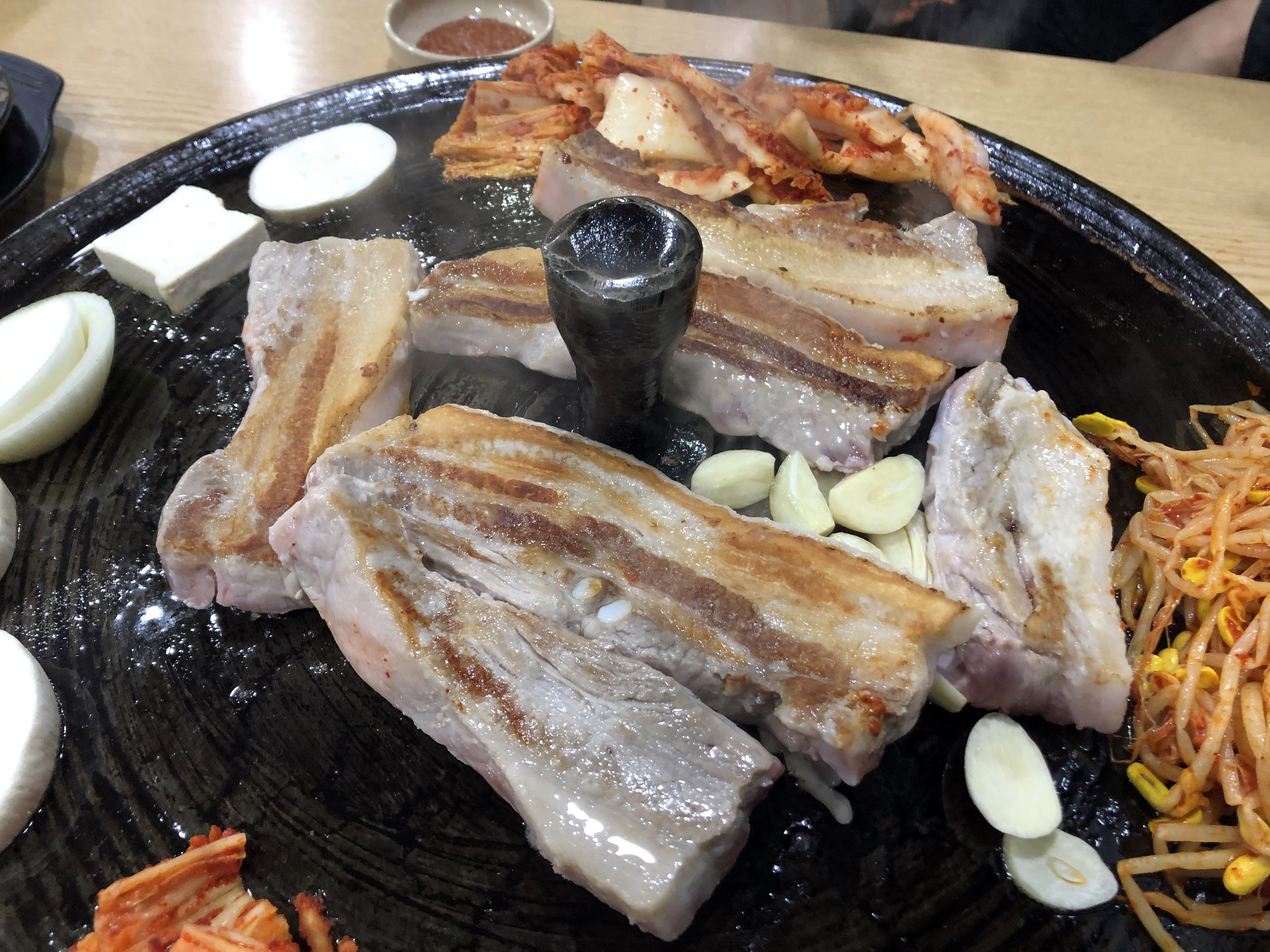 싹쓰리솥뚜껑삼겹살 이미지