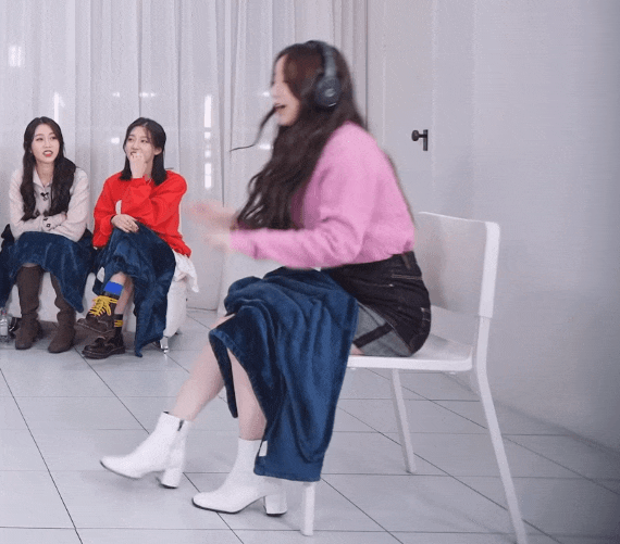  [러블리즈 움짤] 러블리즈 오락실 2화 : 게임에 진심인 고요 속의 럽둥이들