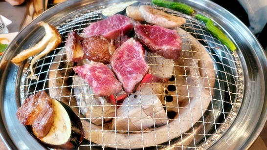  "대전 유성구의 숨은 맛집, '육화담길'에서의 럭셔리 고기 체험 후기"