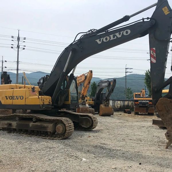  굴삭기 볼보 VOLVO EC360모델 2004년식 3500만원 판매합니다