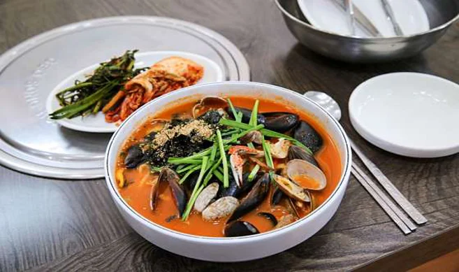 속초해물칼국수