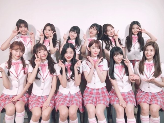 프로듀스 48 최종 선발 12인의 사진