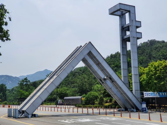  [2022학년도 대입 전략] 서울대 경영·경제 413점..의예과는 430점, 연세대·고려대 인문 최저 389점·자연 401점