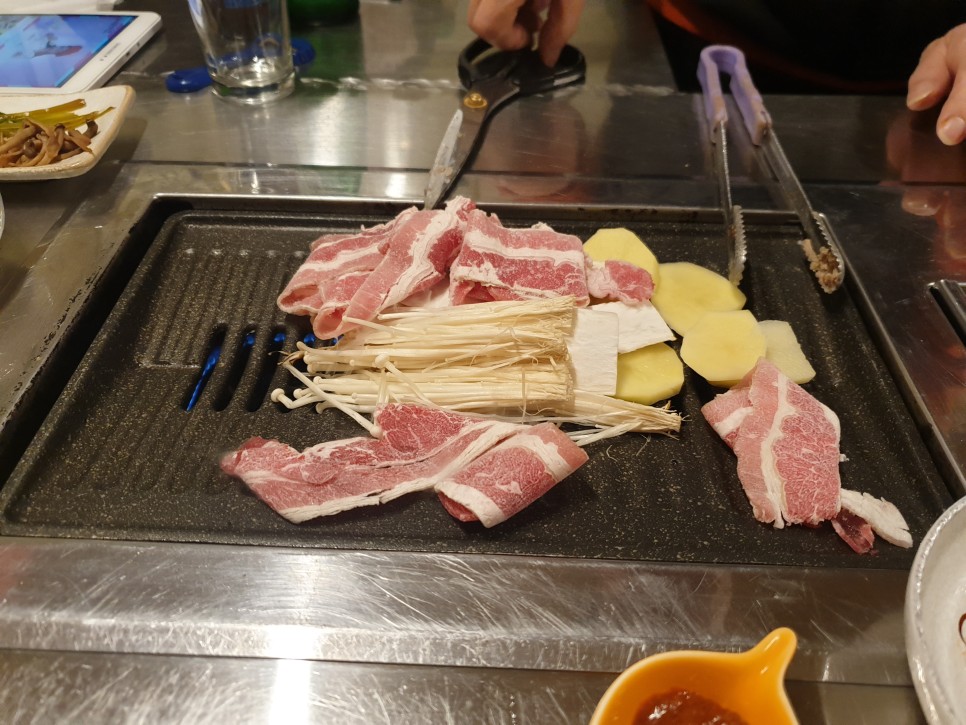 황재균 현빈 등 연예인들의 부산 필수코스 맛집이래~ 부산 동래 온천동 맛집 온천양곱창 : 이대호 35