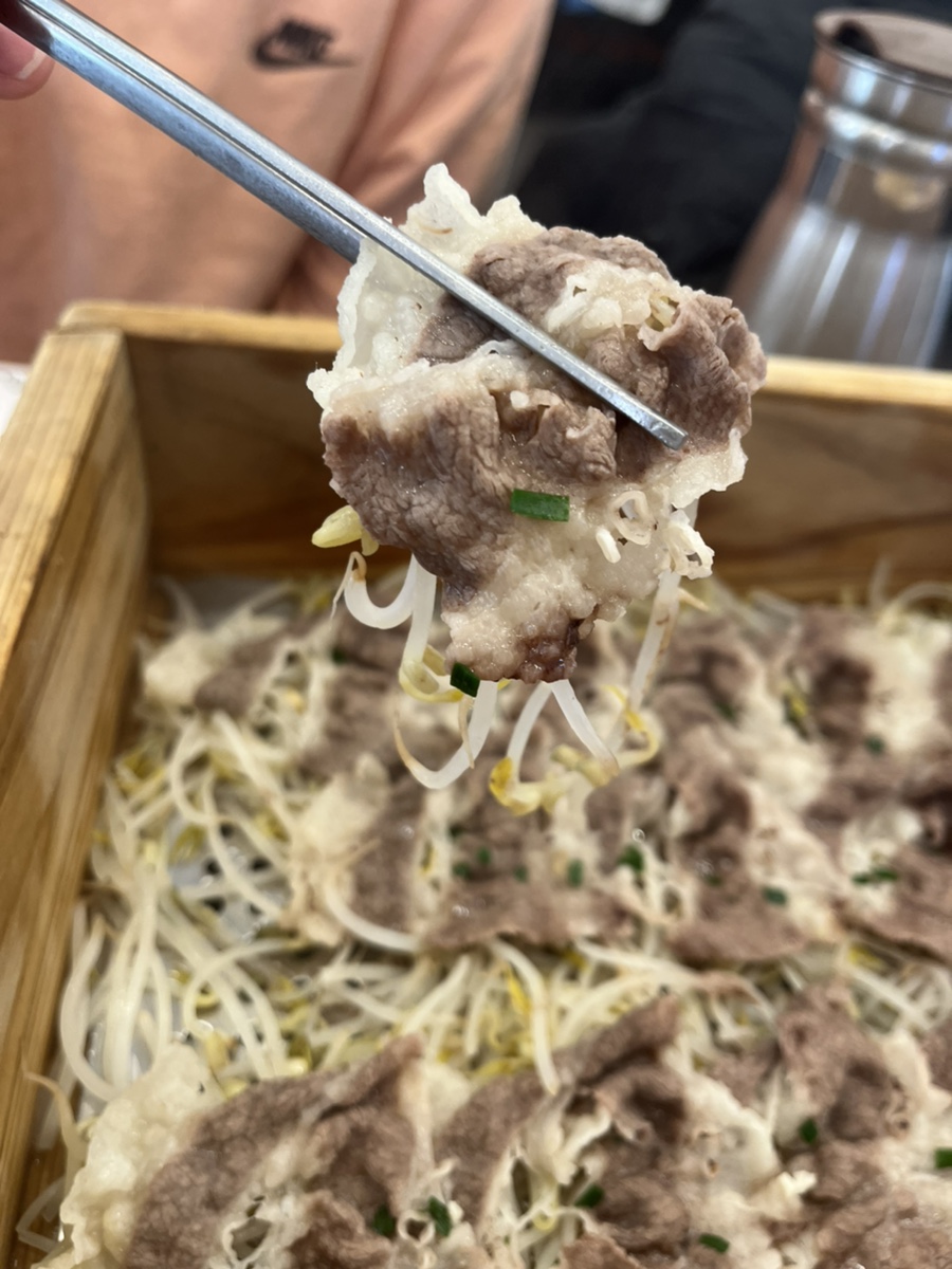  피톤치드 가득 품은 건강한 한끼 소고기 편백찜 점심특선 진주 편백담 본점